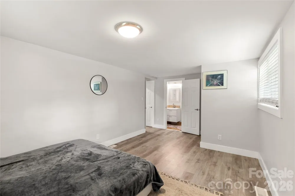 1405 Lakeview Drive Pineville, NC 28134