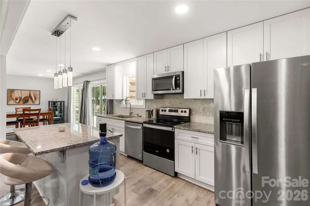 1405 Lakeview Drive Pineville, NC 28134