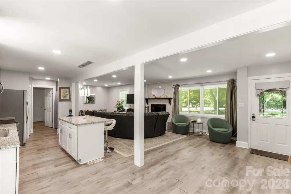 1405 Lakeview Drive Pineville, NC 28134