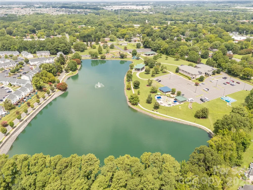 1405 Lakeview Drive Pineville, NC 28134