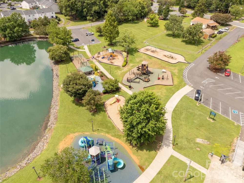1405 Lakeview Drive Pineville, NC 28134