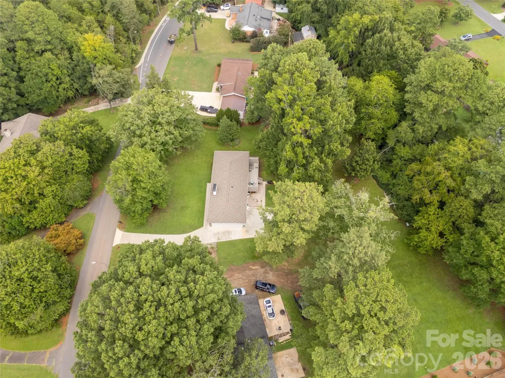 1405 Lakeview Drive Pineville, NC 28134