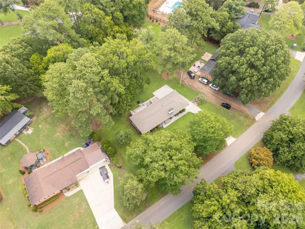 1405 Lakeview Drive Pineville, NC 28134