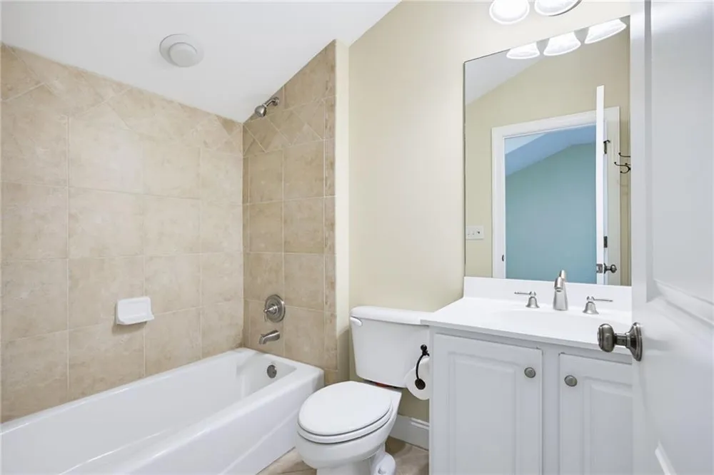 2318 Saint Davids Square NW #14 Kennesaw, GA 30152