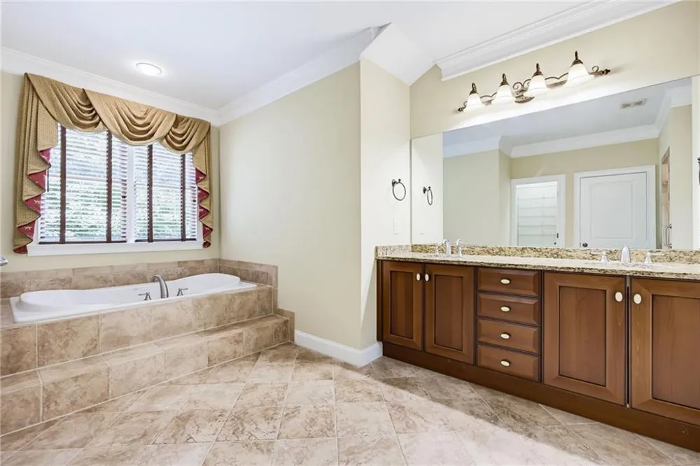 2318 Saint Davids Square NW #14 Kennesaw, GA 30152