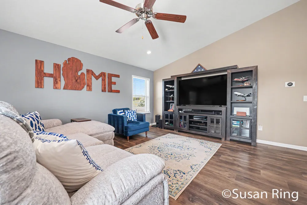 282 Vansen Drive Kent City, MI 49330