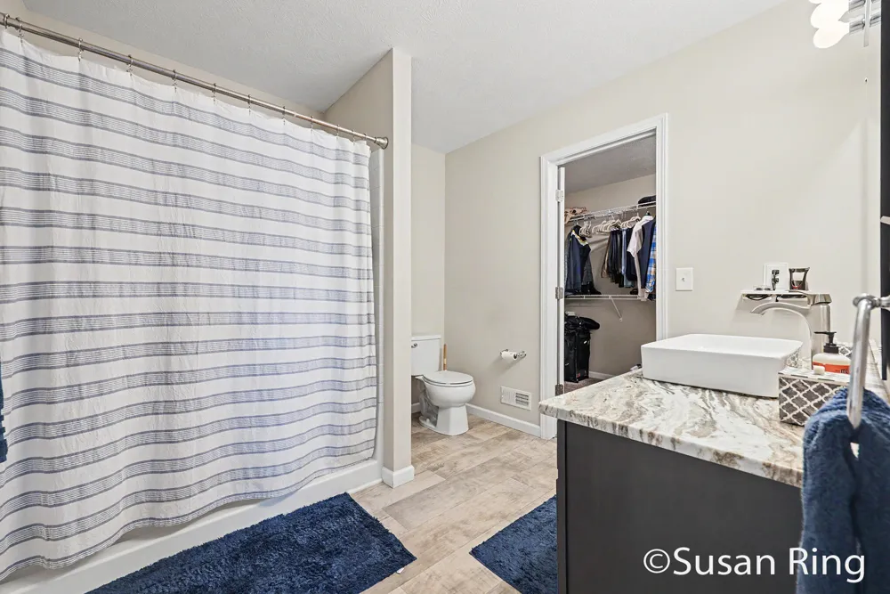 282 Vansen Drive Kent City, MI 49330