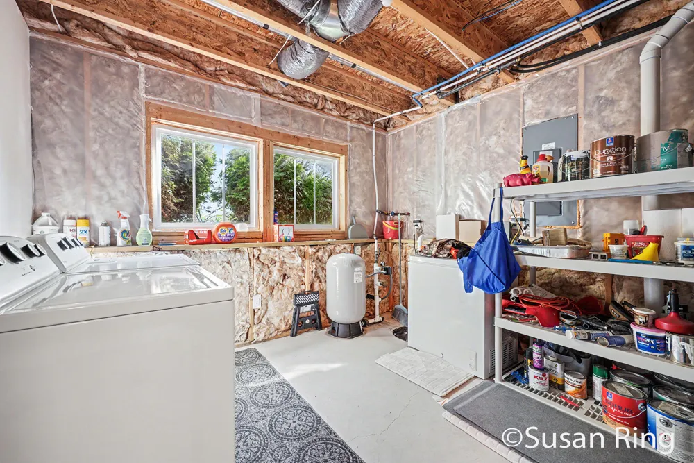 282 Vansen Drive Kent City, MI 49330