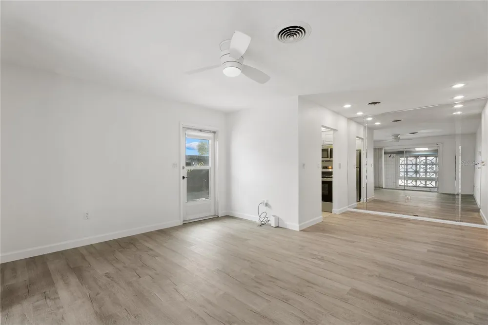 1205 TARPON CENTER DRIVE #E2 Venice, FL 34285