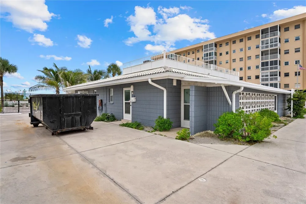1205 TARPON CENTER DRIVE #E2 Venice, FL 34285