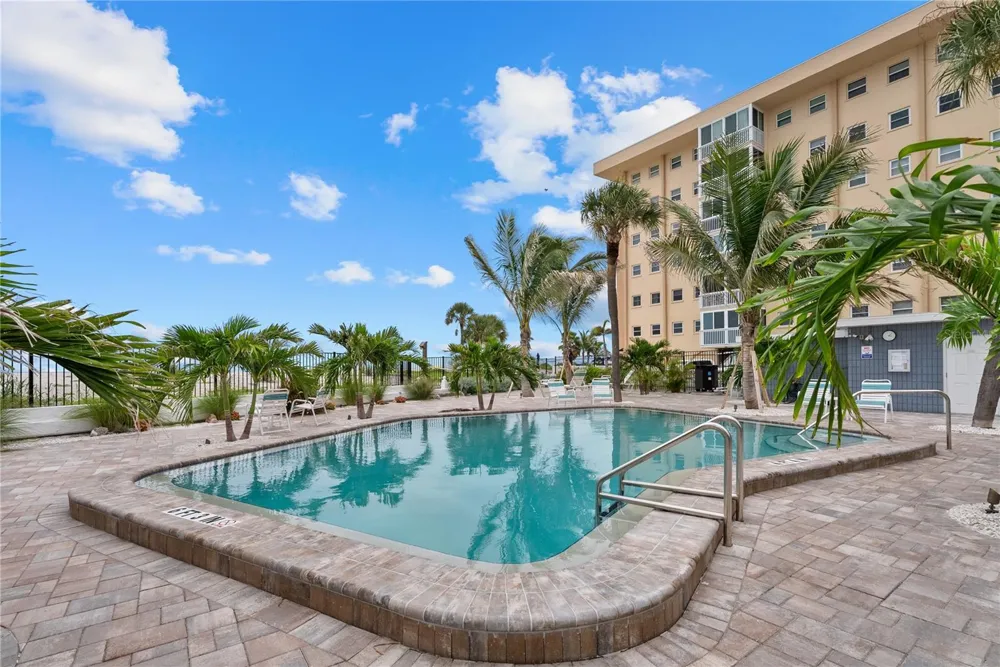 1205 TARPON CENTER DRIVE #E2 Venice, FL 34285