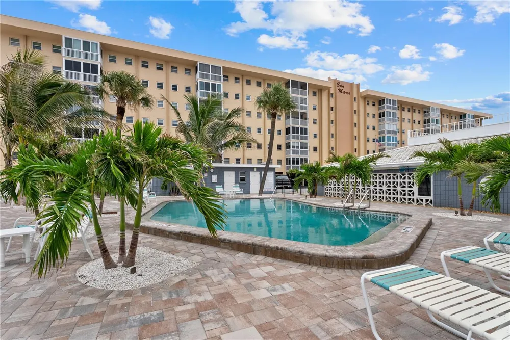 1205 TARPON CENTER DRIVE #E2 Venice, FL 34285