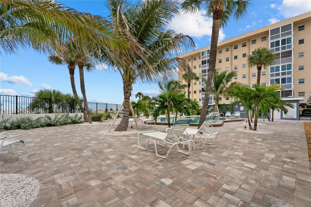 1205 TARPON CENTER DRIVE #E2 Venice, FL 34285