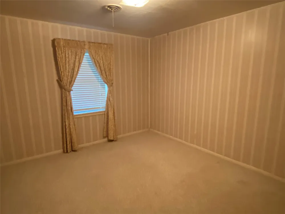 3271 Hubbard Street Paris, TX 75460