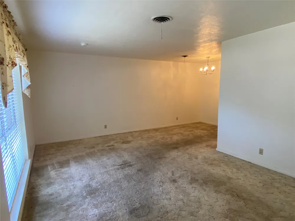 3271 Hubbard Street Paris, TX 75460