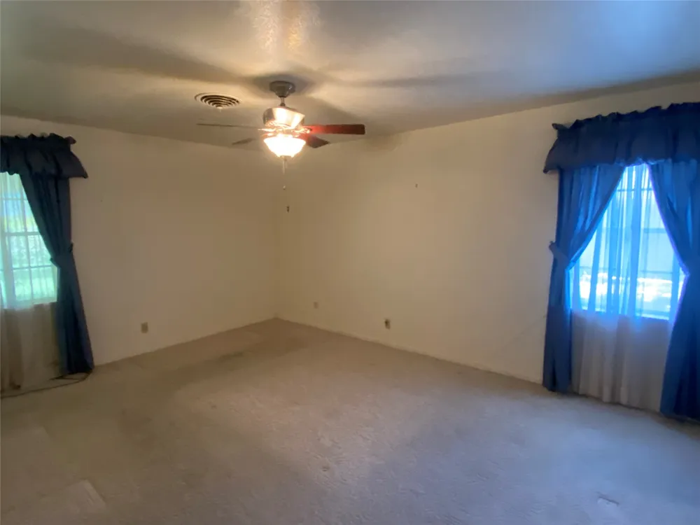 3271 Hubbard Street Paris, TX 75460