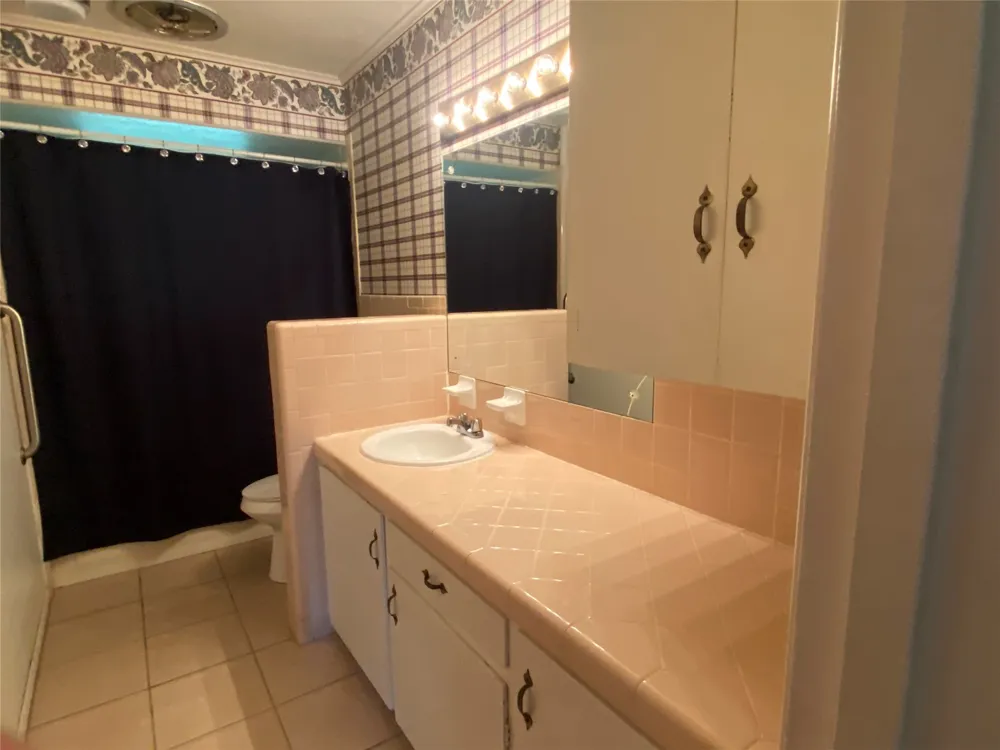 3271 Hubbard Street Paris, TX 75460