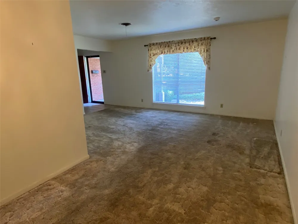 3271 Hubbard Street Paris, TX 75460