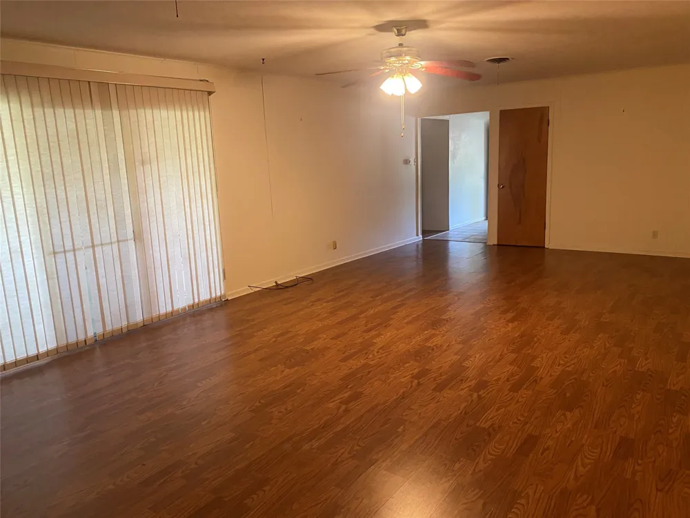 3271 Hubbard Street Paris, TX 75460