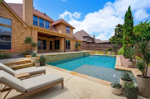 7713 Silverleaf Drive