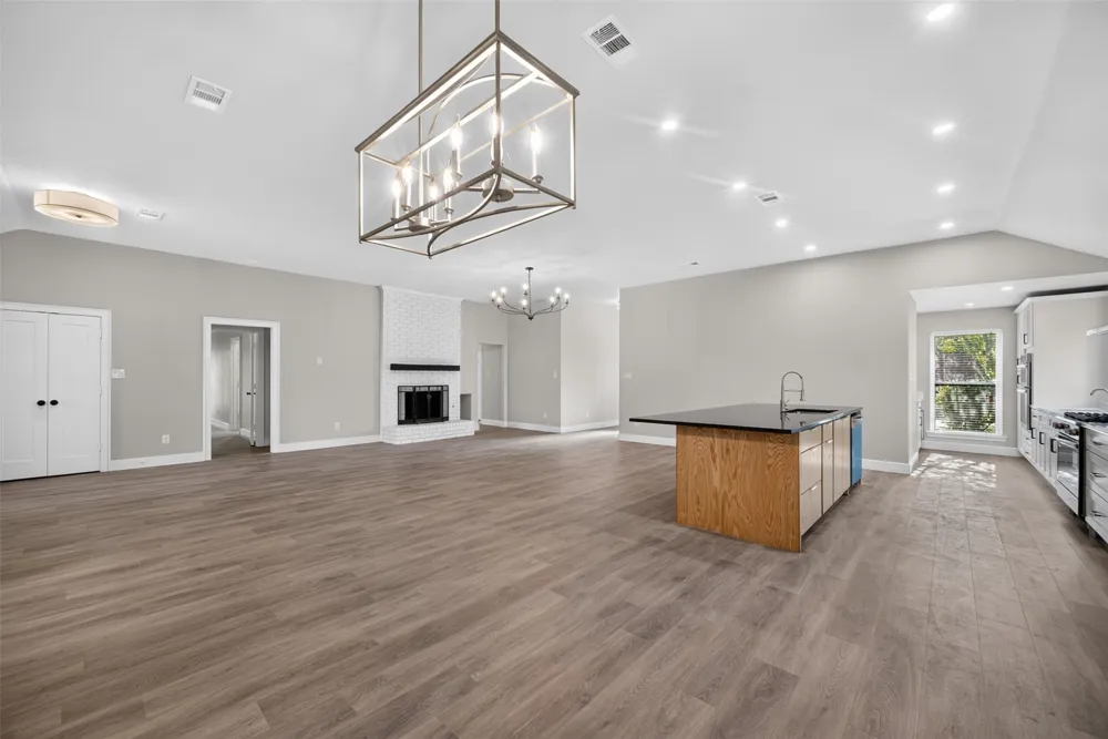 3904 Covinton Lane Plano, TX 75023