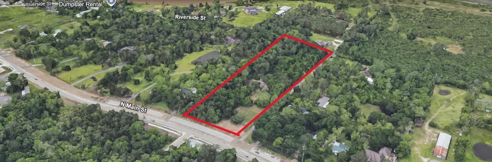 1408 Main Street Highlands, TX 77562