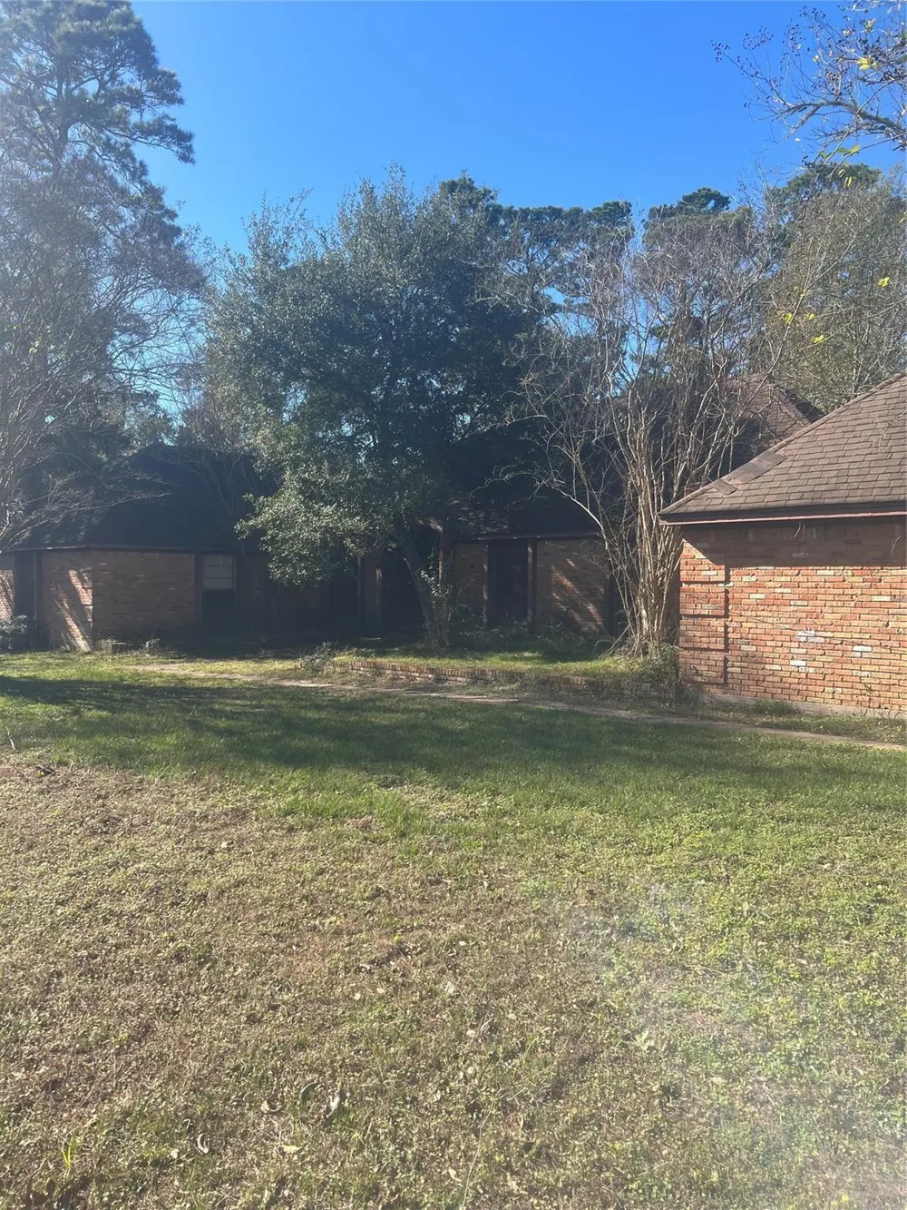 1408 Main Street Highlands, TX 77562