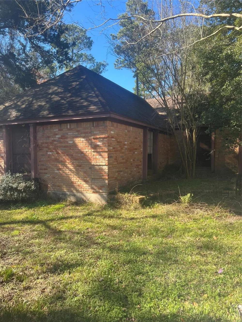 1408 Main Street Highlands, TX 77562