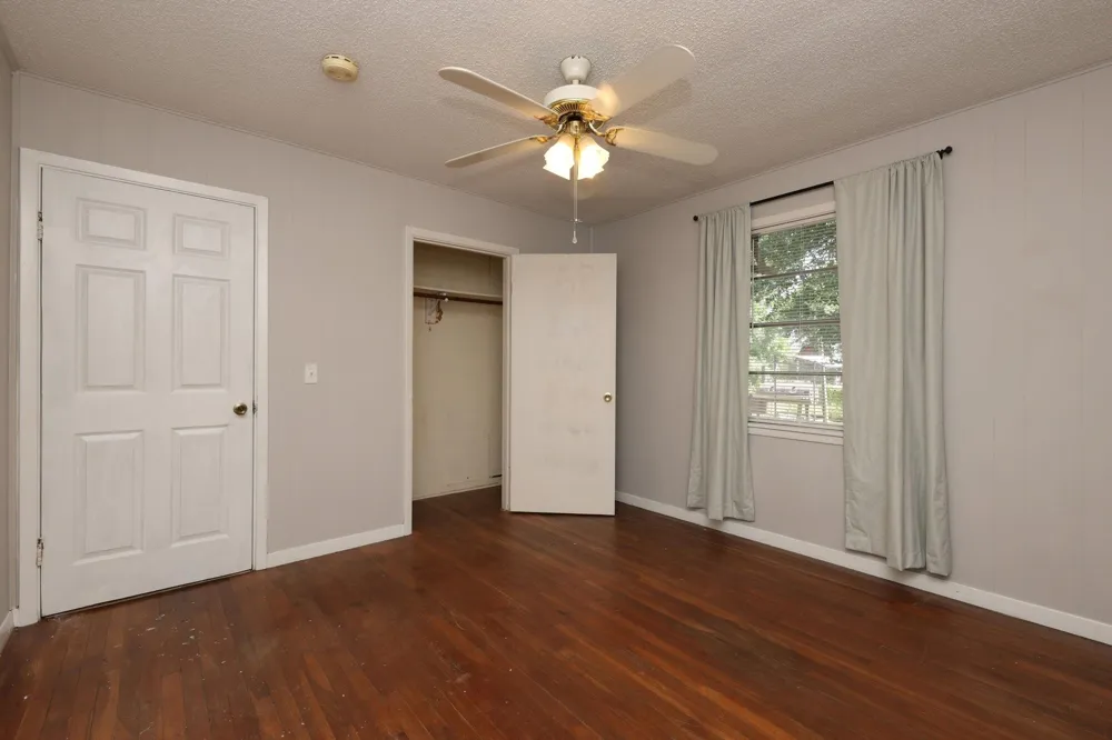 1316 Kathy Avenue Sealy, TX 77474