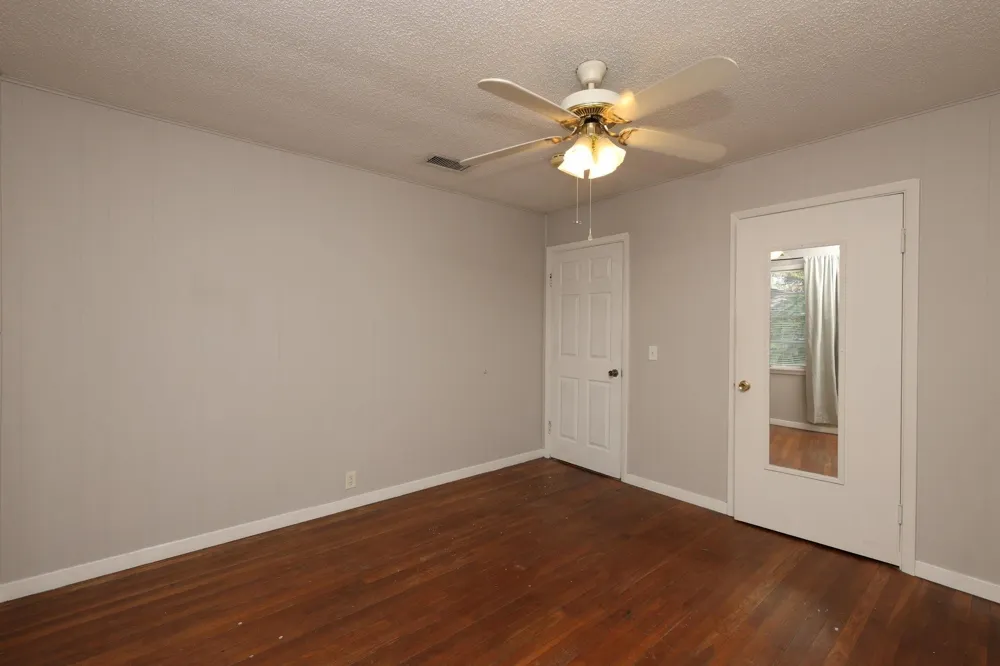 1316 Kathy Avenue Sealy, TX 77474