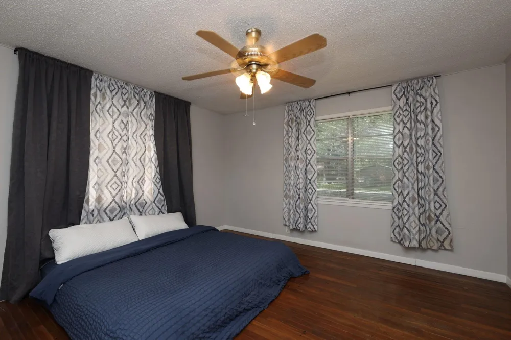 1316 Kathy Avenue Sealy, TX 77474