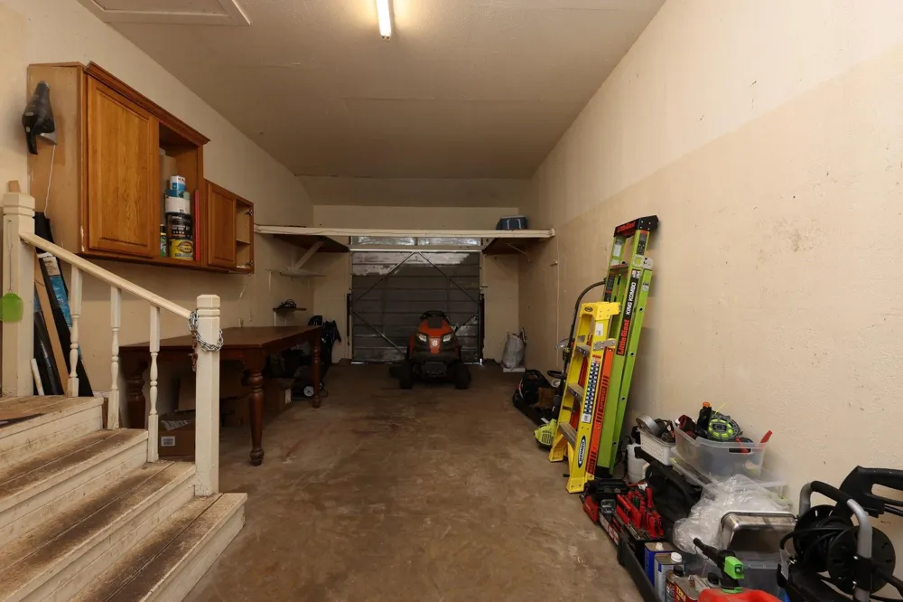 1316 Kathy Avenue Sealy, TX 77474