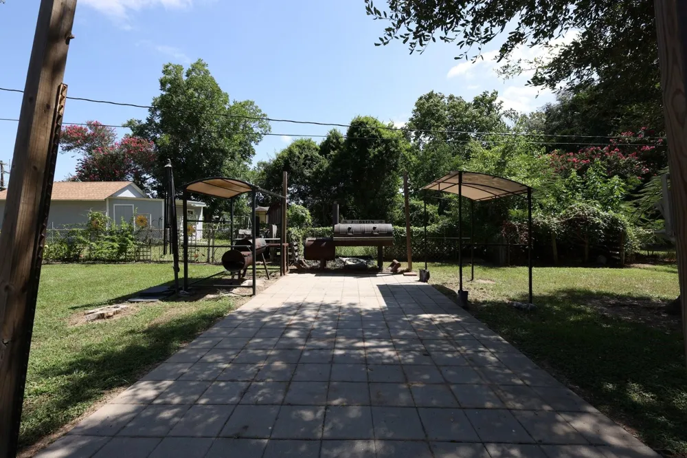 1316 Kathy Avenue Sealy, TX 77474