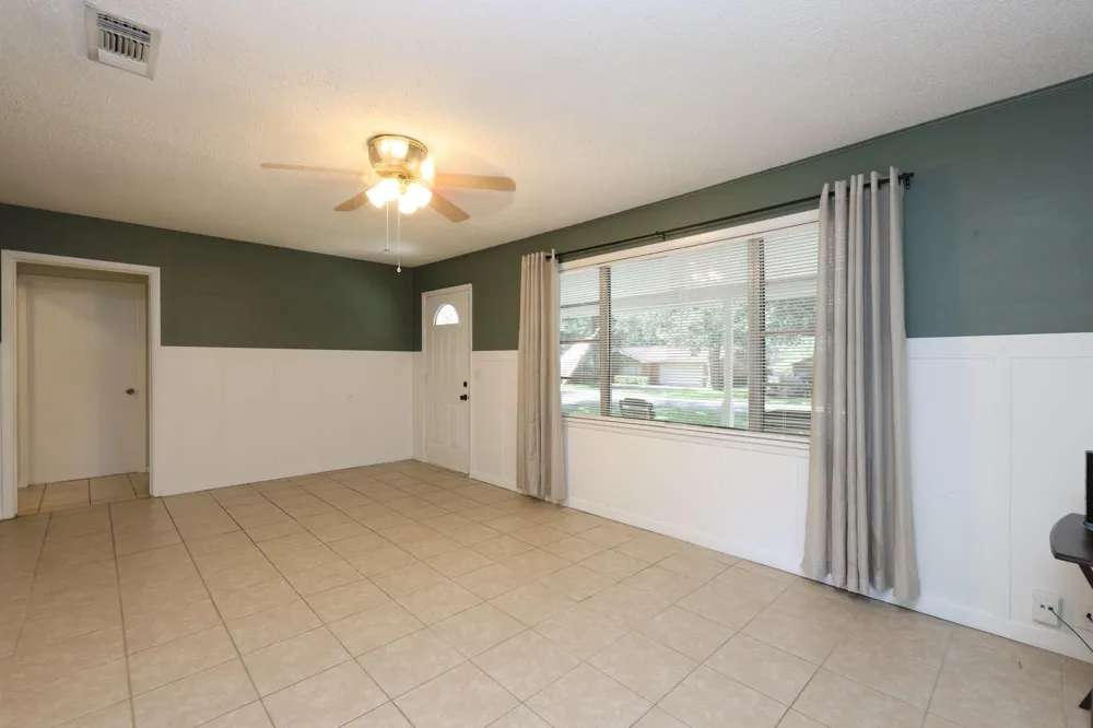 1316 Kathy Avenue Sealy, TX 77474