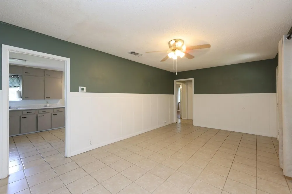 1316 Kathy Avenue Sealy, TX 77474