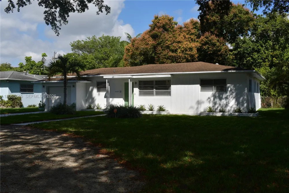 33 NW 87th St El Portal, FL 33150