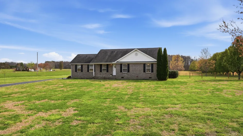 2877 Sixteenth Model Rd Manchester, TN 37355