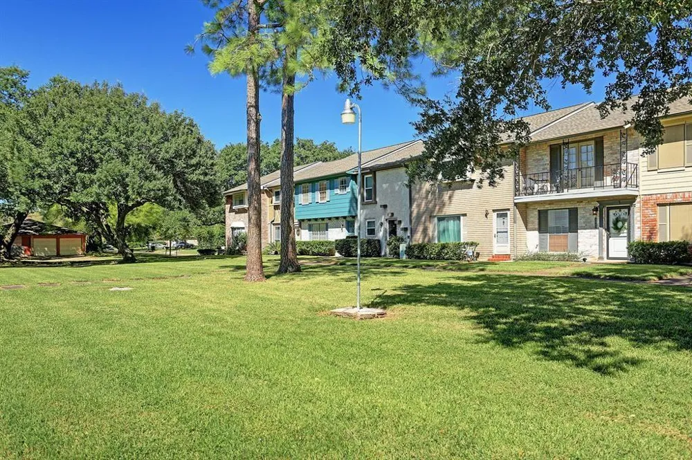 3812 Laura Leigh Drive Friendswood, TX 77546