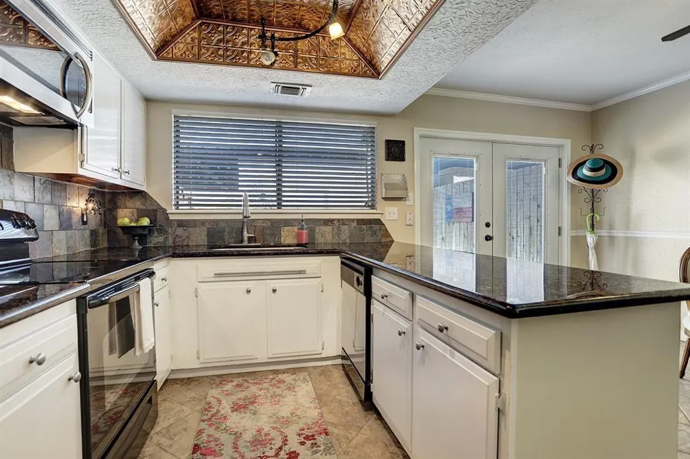 3812 Laura Leigh Drive Friendswood, TX 77546