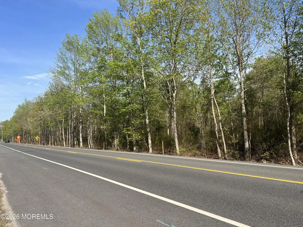 36 Freehold Road Jackson, NJ 08527