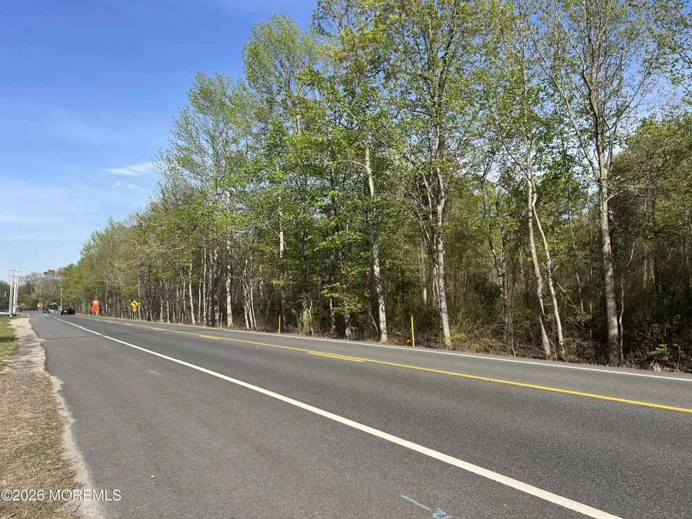 36 Freehold Road Jackson, NJ 08527