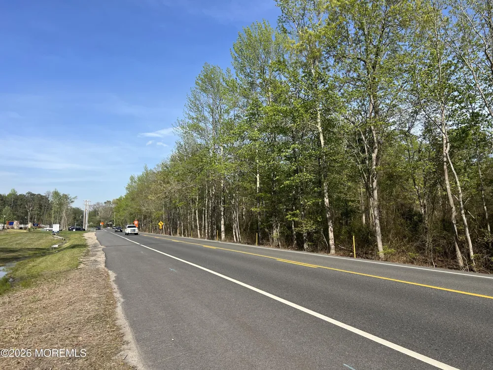 36 Freehold Road Jackson, NJ 08527