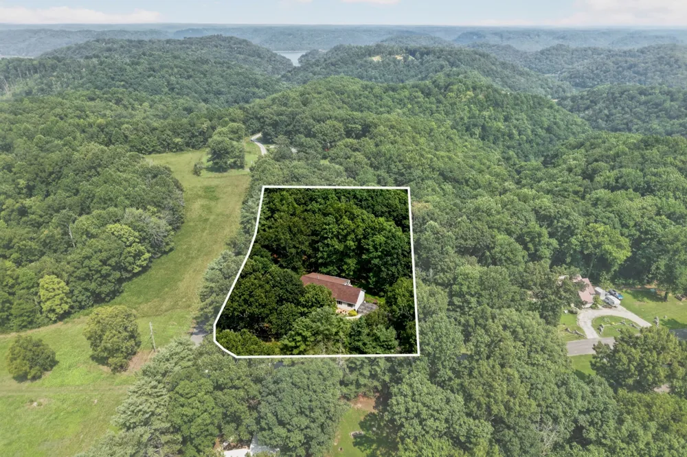 161 Ponder Ln Smithville, TN 37166