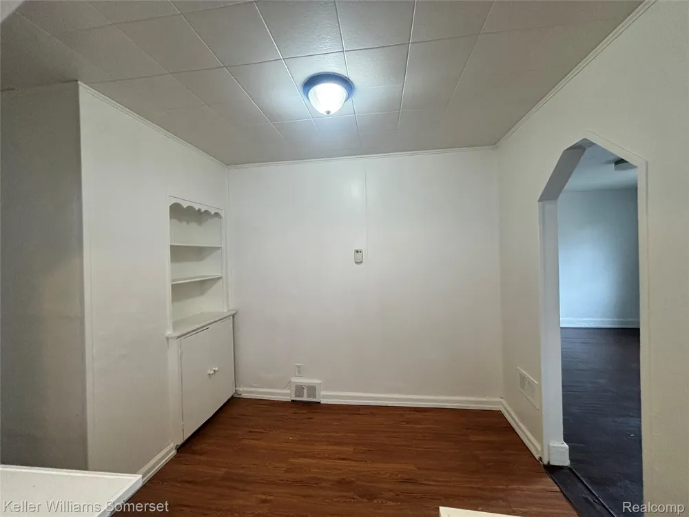 15785 Pinehurst Street #2 Detroit City, MI 48238