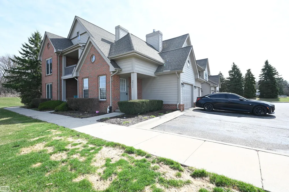 28777 Berwick Court Chesterfield Township, MI 48047