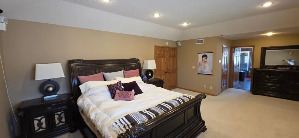 171 Red Oaks Drive Vadnais Heights, MN 55127