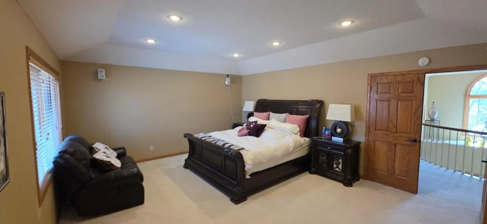 171 Red Oaks Drive Vadnais Heights, MN 55127