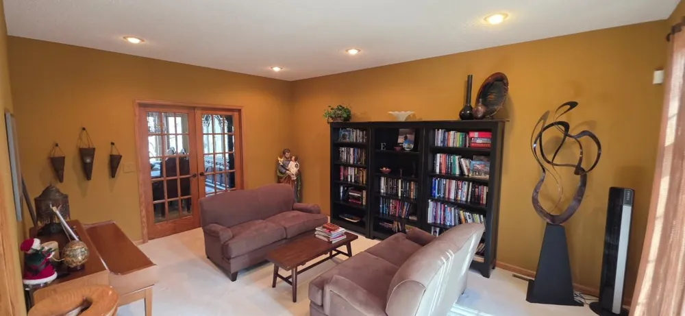171 Red Oaks Drive Vadnais Heights, MN 55127