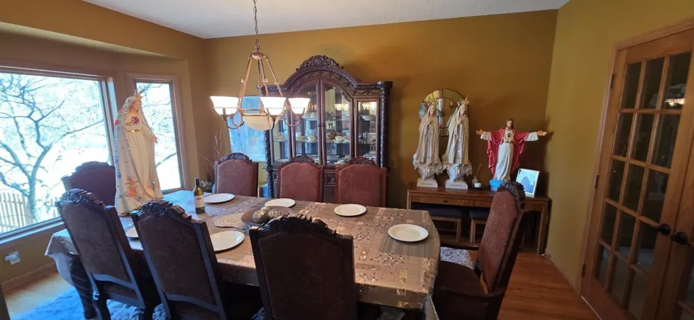 171 Red Oaks Drive Vadnais Heights, MN 55127