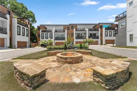 354 Clarendon Court SE